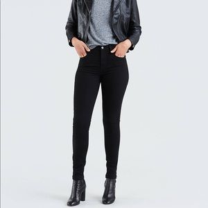 Levi’s black jeans